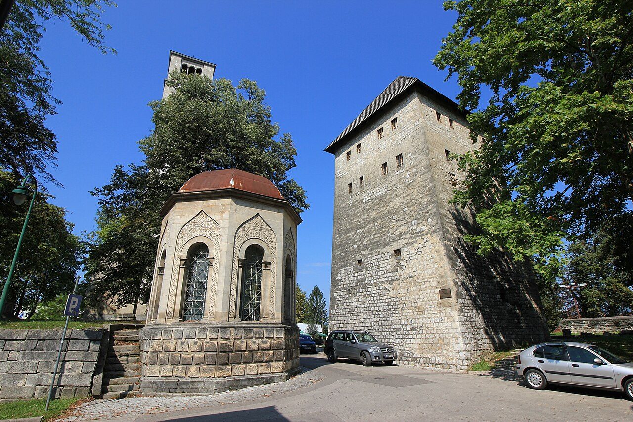 Kapetanova kula (the Captain's Tower) on the Una in Bihać