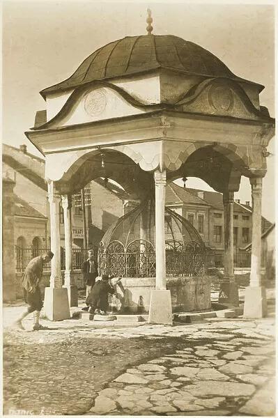 The Shadirvan fountain courtyard of the Ferhadija Mosque, 1900